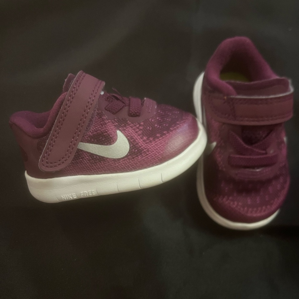 Baby Nike shoes. Very comfy !